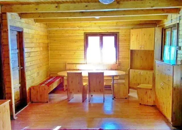 Gyergyószentmiklós Szállás | Kulcsosház / Turisztikai faház (K0377-1) A kép szerzői jogvédelem alatt állhat. Javasolt a kapcsolatfelvétel a jog tulajdonossal.