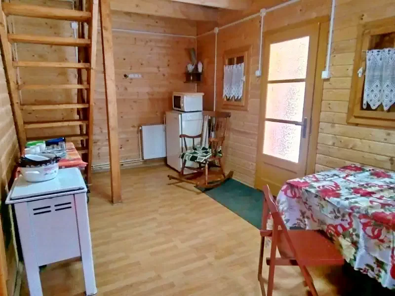 Gyergyószentmiklós Szállás | Üdülőfalu (K0377-10) A kép szerzői jogvédelem alatt állhat. Javasolt a kapcsolatfelvétel a jog tulajdonossal.