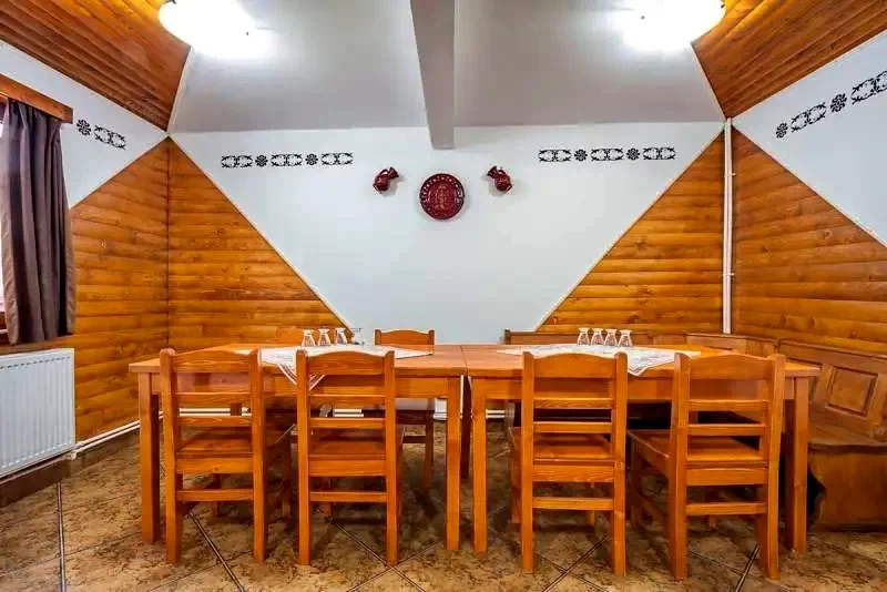 Gyergyószentmiklós Szállás | Motel (K0376-8) A kép szerzői jogvédelem alatt állhat. Javasolt a kapcsolatfelvétel a jog tulajdonossal.