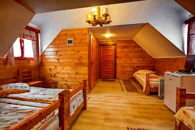 Gyergyószentmiklós Szállás | Motel (K0376-14) A kép szerzői jogvédelem alatt állhat. Javasolt a kapcsolatfelvétel a jog tulajdonossal.