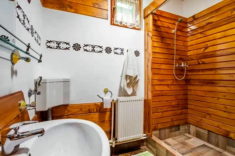 Gyergyószentmiklós Szállás | Motel (K0376-22) A kép szerzői jogvédelem alatt állhat. Javasolt a kapcsolatfelvétel a jog tulajdonossal.