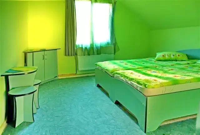 Gheorgheni Cazare | Sat de vacanță (K0378-9) Imaginea poate fi supusă drepturilor de autor. Se recomandă contactarea titularului drepturilor.