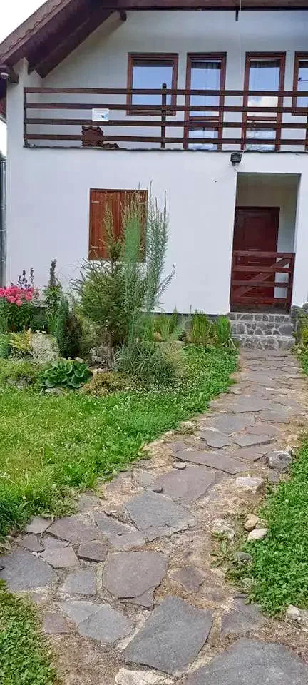 Gheorgheni Cazare | Cabană (K0623-9) Imaginea poate fi supusă drepturilor de autor. Se recomandă contactarea titularului drepturilor.