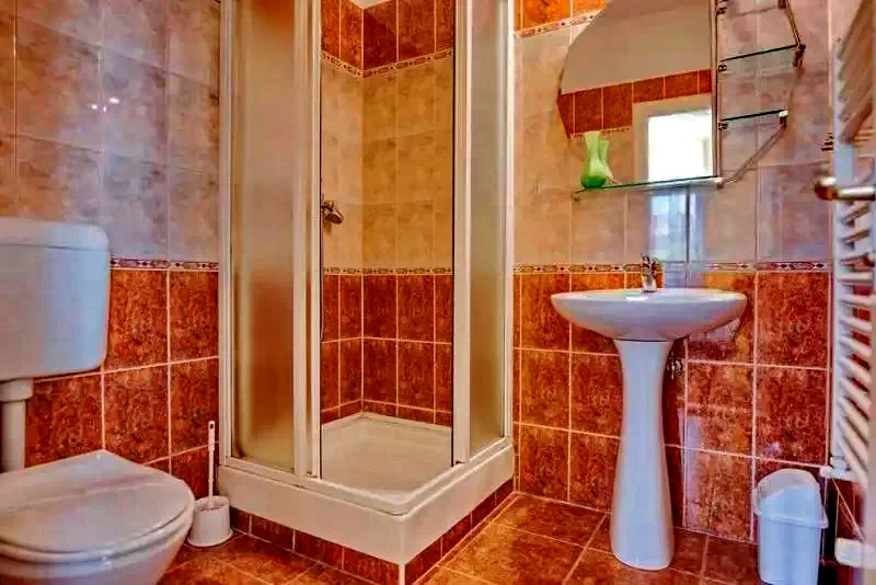 Gyergyószentmiklós Szállás | Motel (K0640-8) A kép szerzői jogvédelem alatt állhat. Javasolt a kapcsolatfelvétel a jog tulajdonossal.