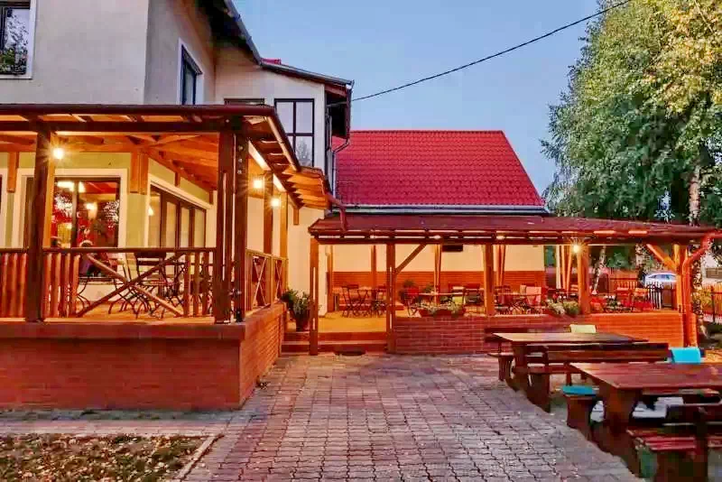 Gyergyószentmiklós Szállás | Turisztikai panzió (K0640-24) A kép szerzői jogvédelem alatt állhat. Javasolt a kapcsolatfelvétel a jog tulajdonossal.