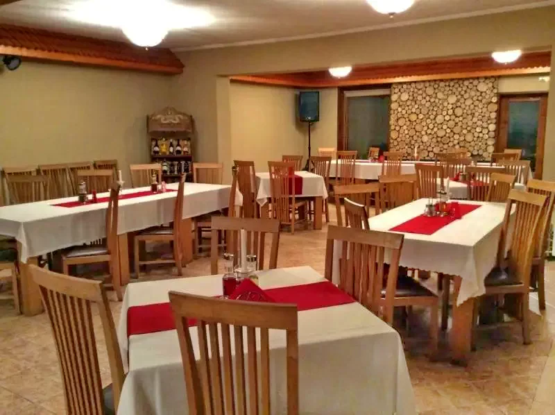 Gheorgheni Cazare | Motel (K1293-8) Imaginea poate fi supusă drepturilor de autor. Se recomandă contactarea titularului drepturilor.