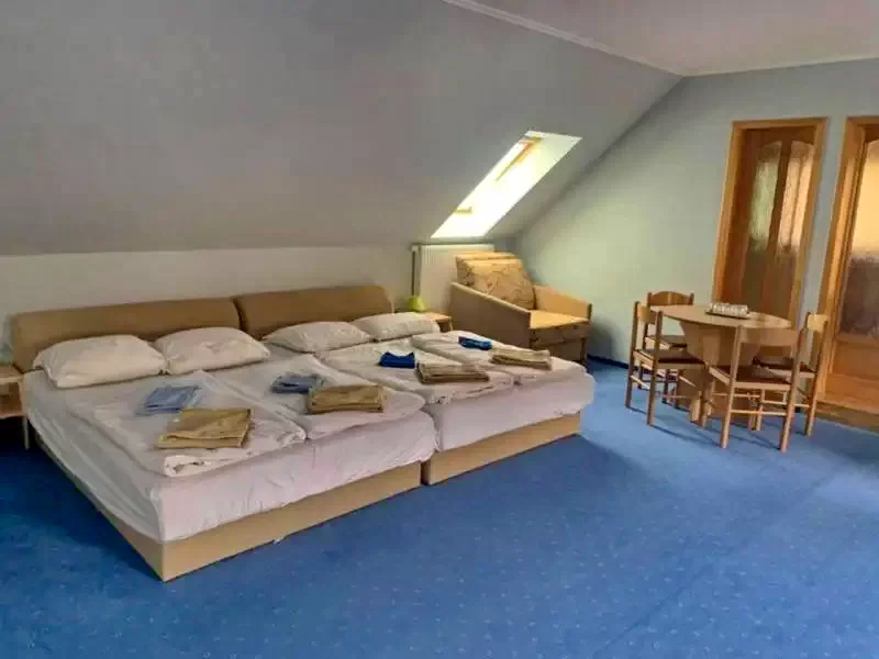 Gyergyószentmiklós Szállás | Motel (K1293-28) A kép szerzői jogvédelem alatt állhat. Javasolt a kapcsolatfelvétel a jog tulajdonossal.