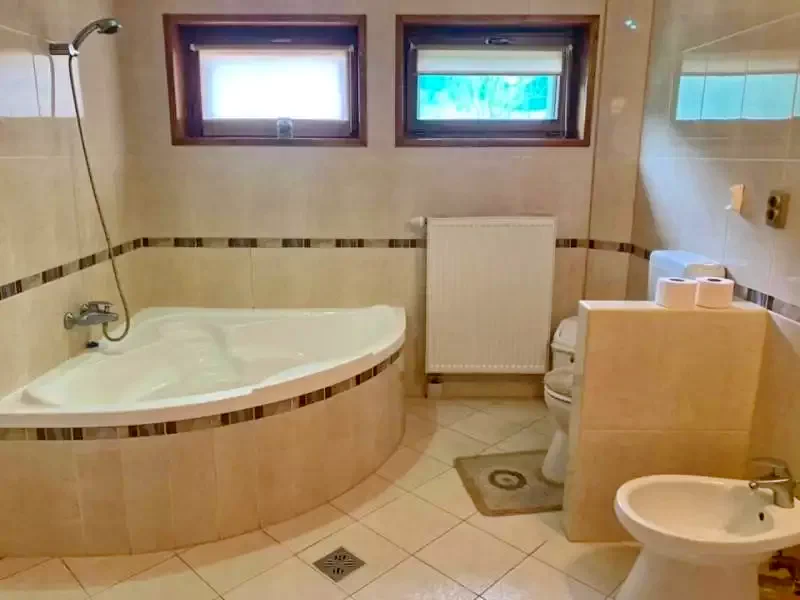 Gheorgheni Cazare | Motel (K1293-29) Imaginea poate fi supusă drepturilor de autor. Se recomandă contactarea titularului drepturilor.