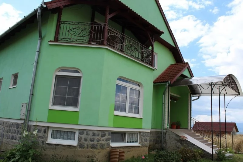 Gheorgheni Cazare | Motel (K1463-15) Imaginea poate fi supusă drepturilor de autor. Se recomandă contactarea titularului drepturilor.