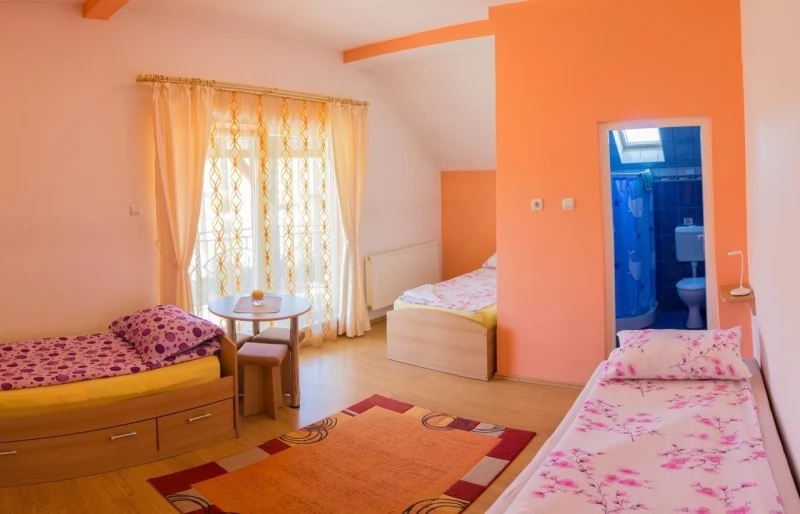 Gyergyószentmiklós Szállás | Motel (K1463-16) A kép szerzői jogvédelem alatt állhat. Javasolt a kapcsolatfelvétel a jog tulajdonossal.