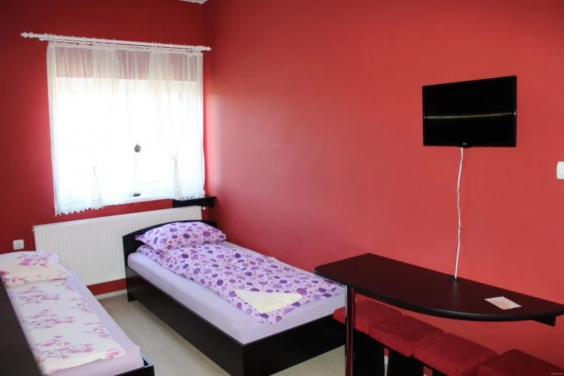 Gyergyószentmiklós Szállás | Motel (K1463-18) A kép szerzői jogvédelem alatt állhat. Javasolt a kapcsolatfelvétel a jog tulajdonossal.