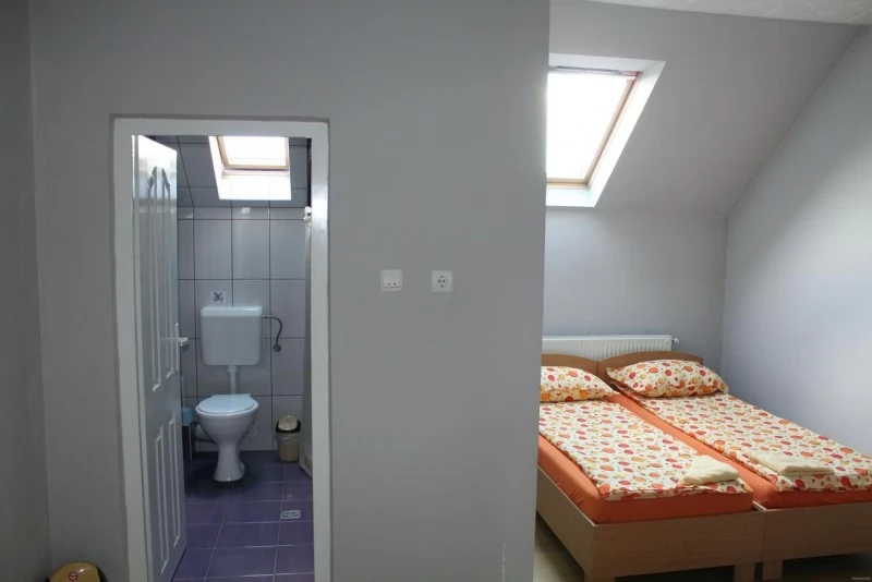 Gheorgheni Cazare | Motel (K1463-19) Imaginea poate fi supusă drepturilor de autor. Se recomandă contactarea titularului drepturilor.