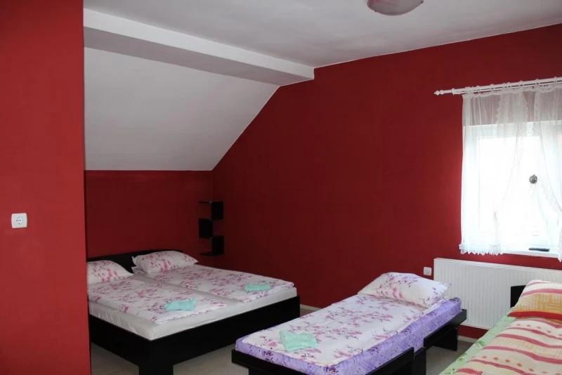 Gheorgheni Cazare | Motel (K1463-22) Imaginea poate fi supusă drepturilor de autor. Se recomandă contactarea titularului drepturilor.