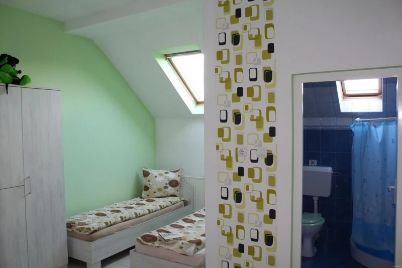 Gheorgheni Cazare | Motel (K1463-23) Imaginea poate fi supusă drepturilor de autor. Se recomandă contactarea titularului drepturilor.