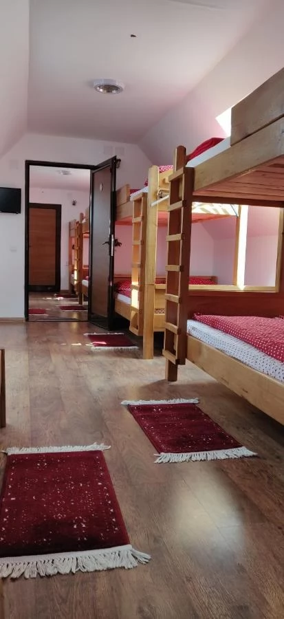 Viștea Cazare | Hotel**** (K1454-22) Imaginea poate fi supusă drepturilor de autor. Se recomandă contactarea titularului drepturilor.