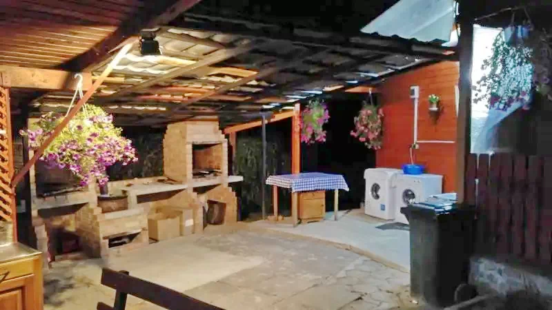 Szováta Szállás | Motel (K0117-3) A kép szerzői jogvédelem alatt állhat. Javasolt a kapcsolatfelvétel a jog tulajdonossal.