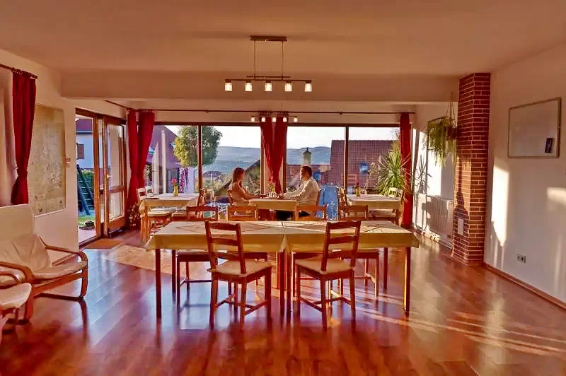 Székelyudvarhely Szállás | Motel (K0344-4) A kép szerzői jogvédelem alatt állhat. Javasolt a kapcsolatfelvétel a jog tulajdonossal.