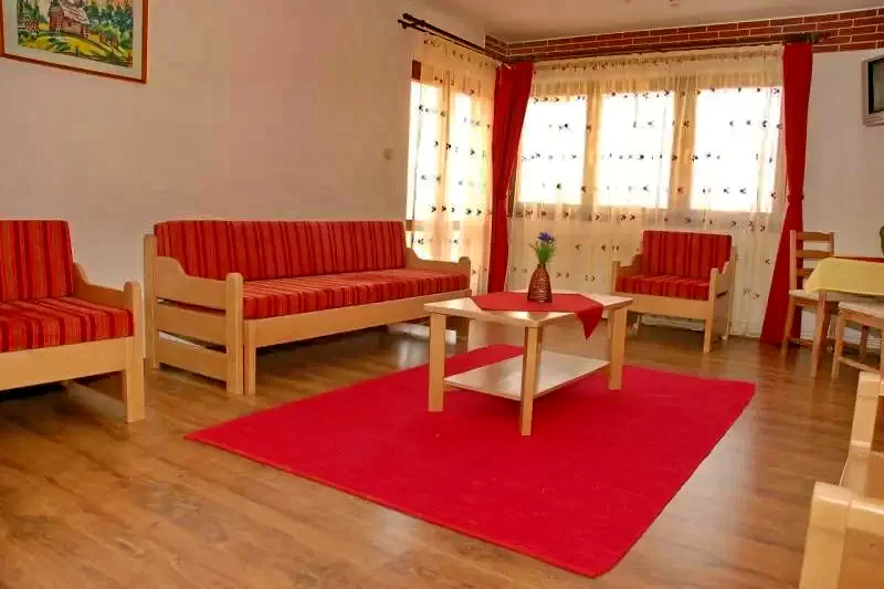 Odorheiu Secuiesc Cazare | Motel (K0344-8) Imaginea poate fi supusă drepturilor de autor. Se recomandă contactarea titularului drepturilor.