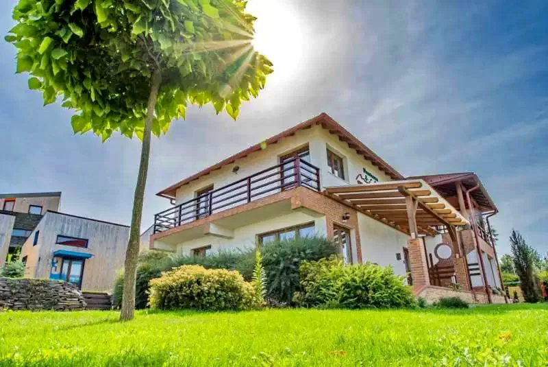 Odorheiu Secuiesc Cazare | Motel (K0344-15) Imaginea poate fi supusă drepturilor de autor. Se recomandă contactarea titularului drepturilor.