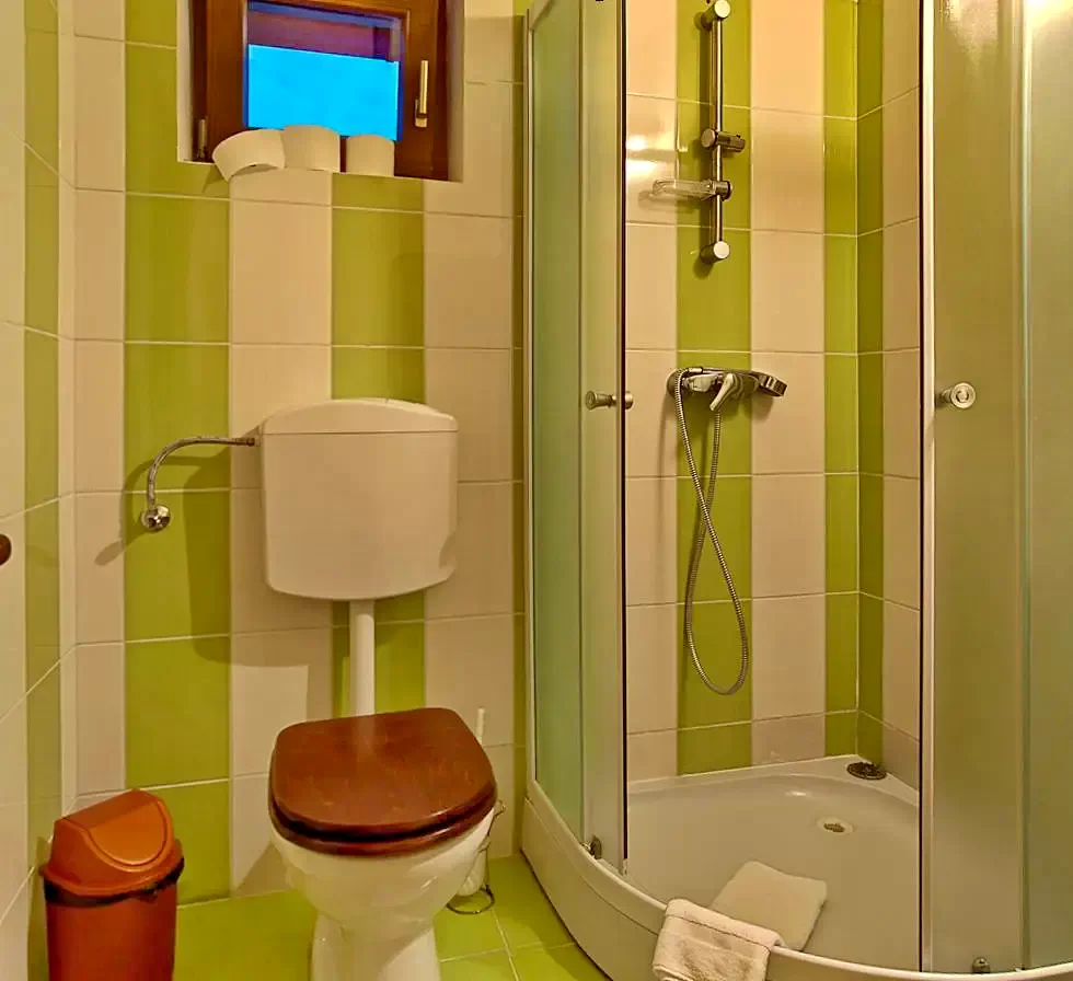 Odorheiu Secuiesc Cazare | Motel (K0344-20) Imaginea poate fi supusă drepturilor de autor. Se recomandă contactarea titularului drepturilor.