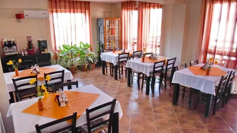 Odorheiu Secuiesc Cazare | Motel (K0370-6) Imaginea poate fi supusă drepturilor de autor. Se recomandă contactarea titularului drepturilor.