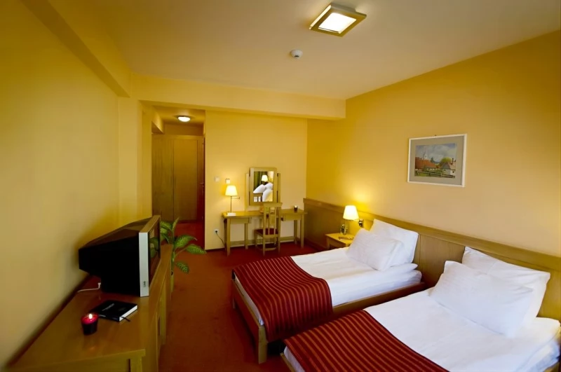 Cazare Odorheiu Secuiesc - Hotel Gondűző**** | Székelyudvarhely - Gondűző Szálló ****. Imaginea poate fi supusă drepturilor de autor. Se recomandă contactarea titularului drepturilor.