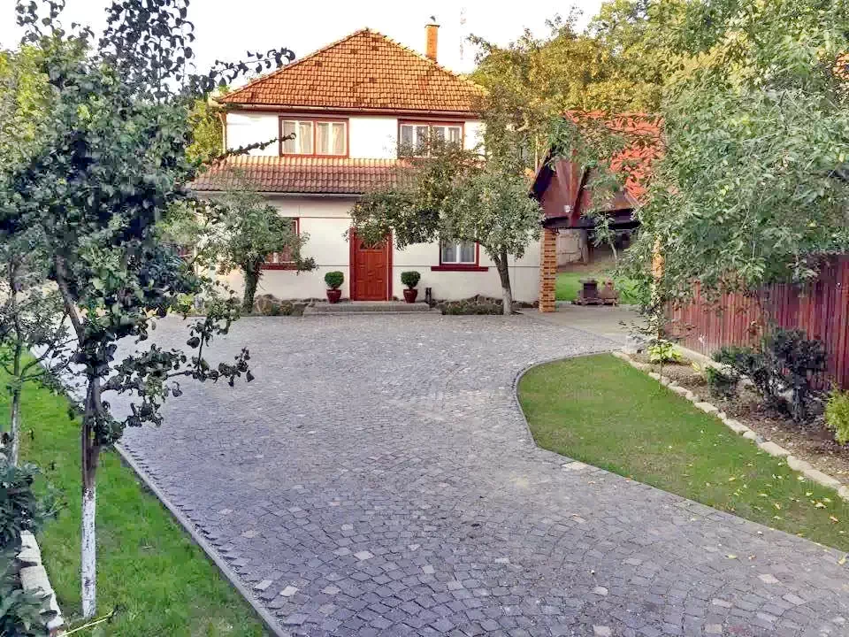 Székelyudvarhely Szállás | Kulcsosház / Turisztikai faház (K1061-1) A kép szerzői jogvédelem alatt állhat. Javasolt a kapcsolatfelvétel a jog tulajdonossal.