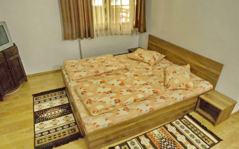 Corund Cazare | Sat de vacanță (K0412-30) Imaginea poate fi supusă drepturilor de autor. Se recomandă contactarea titularului drepturilor.