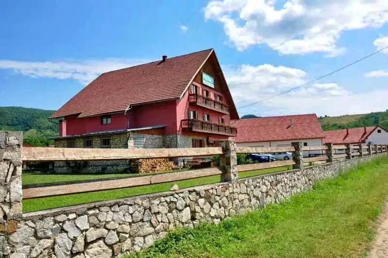 Sasca Română Cazare | Motel (K0901-67) Imaginea poate fi supusă drepturilor de autor. Se recomandă contactarea titularului drepturilor.