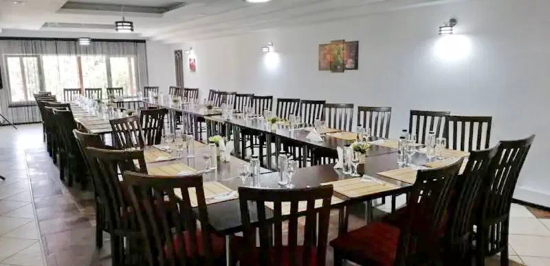 Timișu de Sus Cazare | Motel (K1082-1) Imaginea poate fi supusă drepturilor de autor. Se recomandă contactarea titularului drepturilor.