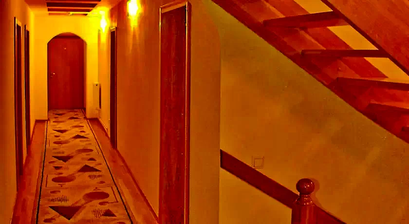 Timișu de Sus Cazare | Motel (K1082-4) Imaginea poate fi supusă drepturilor de autor. Se recomandă contactarea titularului drepturilor.