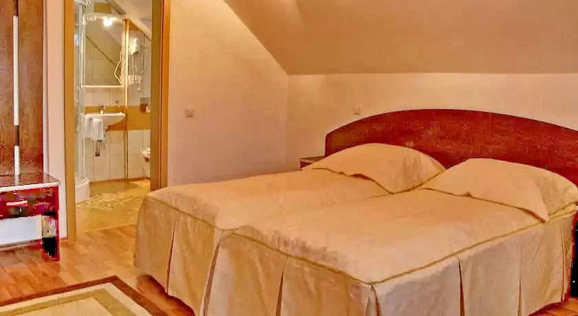 Timișu de Sus Cazare | Motel (K1082-13) Imaginea poate fi supusă drepturilor de autor. Se recomandă contactarea titularului drepturilor.