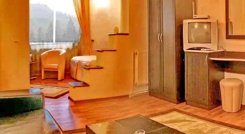 Felsőtömös Szállás | Motel (K1082-16) A kép szerzői jogvédelem alatt állhat. Javasolt a kapcsolatfelvétel a jog tulajdonossal.