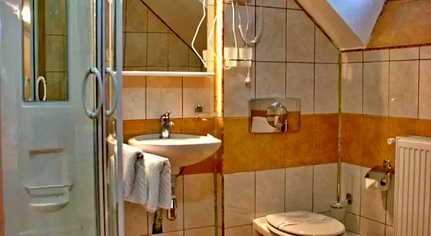 Felsőtömös Szállás | Motel (K1082-18) A kép szerzői jogvédelem alatt állhat. Javasolt a kapcsolatfelvétel a jog tulajdonossal.