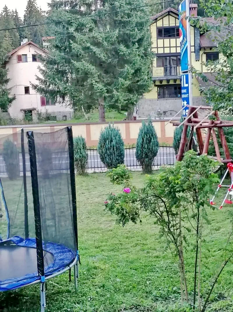 Timișu de Sus Cazare | Motel (K1082-34) Imaginea poate fi supusă drepturilor de autor. Se recomandă contactarea titularului drepturilor.