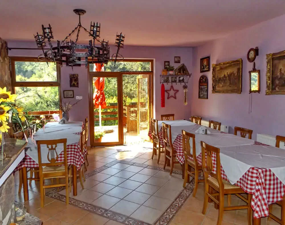 Valea Boga Cazare | Motel (K0051-3) Imaginea poate fi supusă drepturilor de autor. Se recomandă contactarea titularului drepturilor.