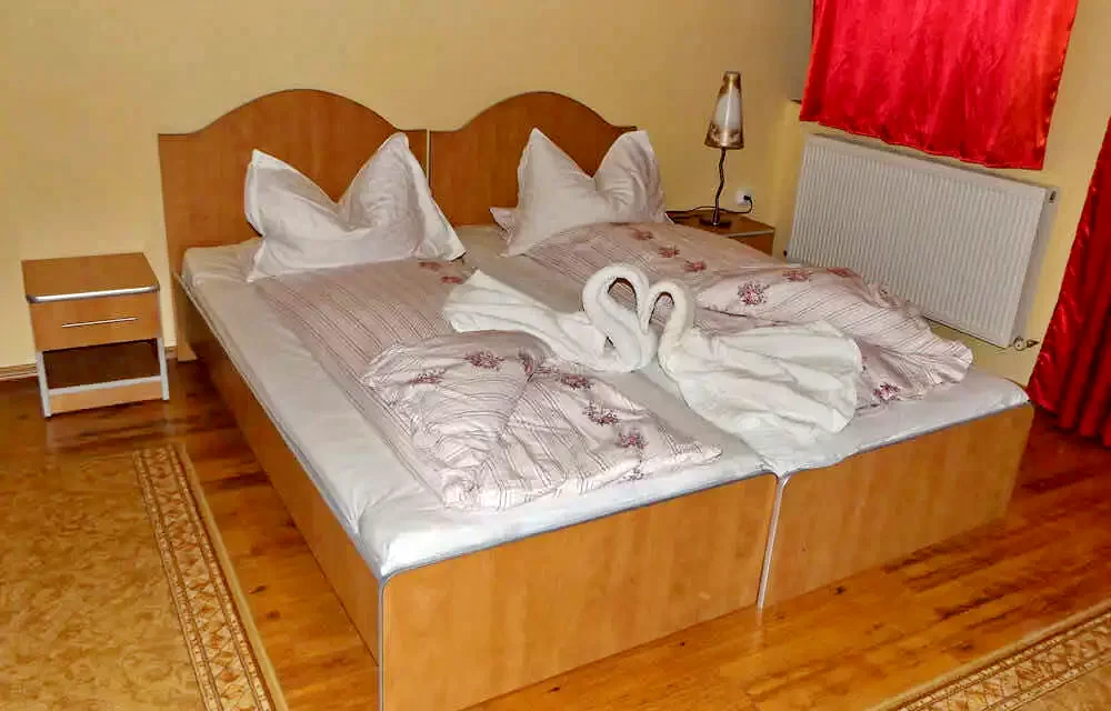 Valea Boga Cazare | Motel (K0051-33) Imaginea poate fi supusă drepturilor de autor. Se recomandă contactarea titularului drepturilor.