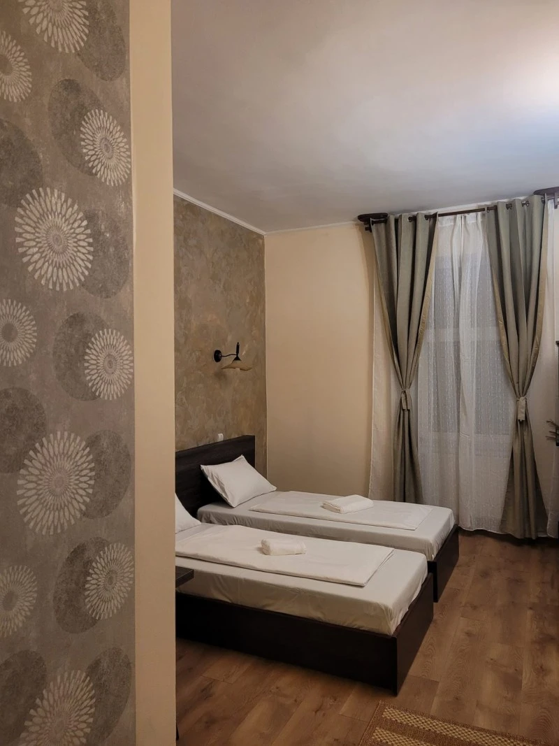 Gheorgheni Cazare | Pensiune turistică (K1533-15) Imaginea poate fi supusă drepturilor de autor. Se recomandă contactarea titularului drepturilor.