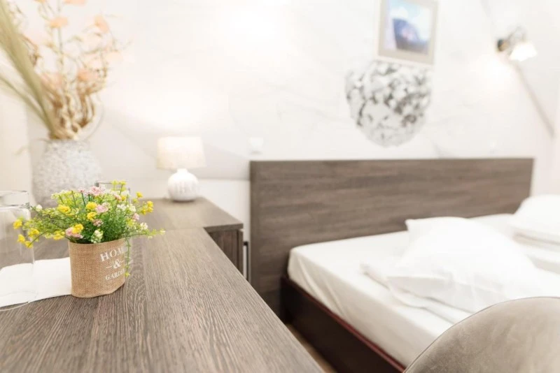 Gheorgheni Cazare | Pensiune turistică (K1533-20) Imaginea poate fi supusă drepturilor de autor. Se recomandă contactarea titularului drepturilor.