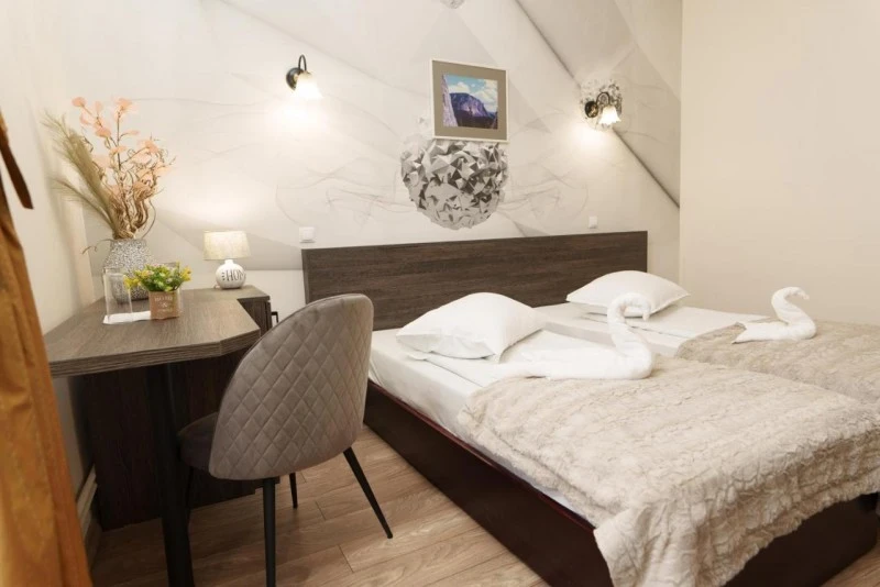 Gyergyószentmiklós Szállás | Turisztikai panzió (K1533-22) A kép szerzői jogvédelem alatt állhat. Javasolt a kapcsolatfelvétel a jog tulajdonossal.