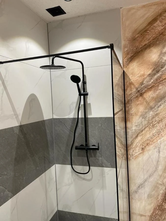 Gheorgheni Cazare | Pensiune turistică (K1533-45) Imaginea poate fi supusă drepturilor de autor. Se recomandă contactarea titularului drepturilor.