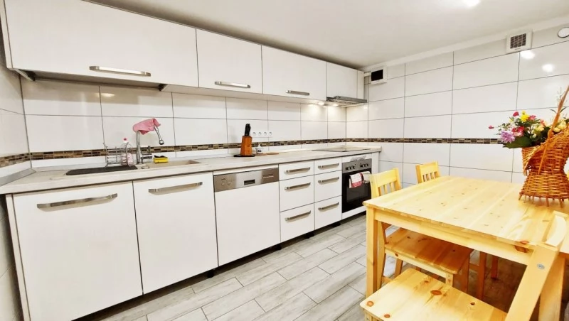 Băile Olănești Cazare | Camping / Popas turistic (K0633-3) Imaginea poate fi supusă drepturilor de autor. Se recomandă contactarea titularului drepturilor.