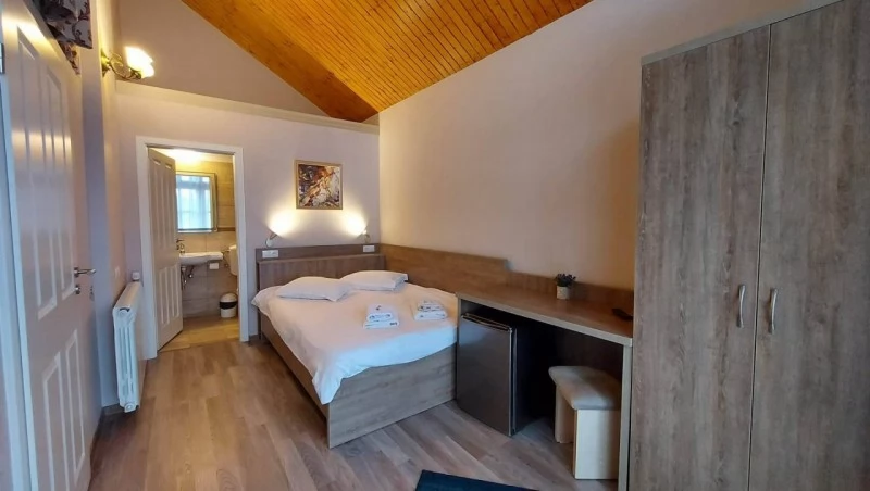 Băile Olănești Cazare | Camping / Popas turistic (K0633-18) Imaginea poate fi supusă drepturilor de autor. Se recomandă contactarea titularului drepturilor.