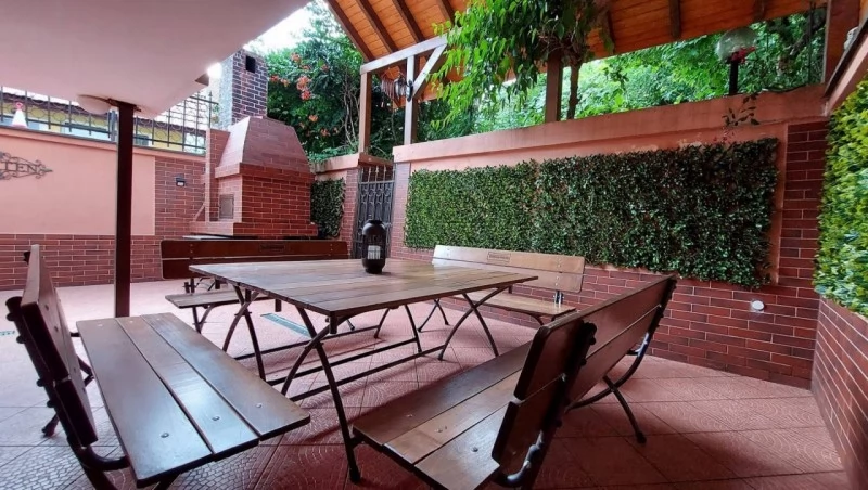  Szállás | Kemping / turistapihenő (K0633-33) A kép szerzői jogvédelem alatt állhat. Javasolt a kapcsolatfelvétel a jog tulajdonossal.