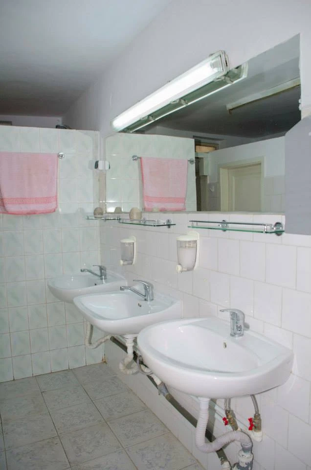 Aiud Cazare | Motel (K0029-13) Imaginea poate fi supusă drepturilor de autor. Se recomandă contactarea titularului drepturilor.