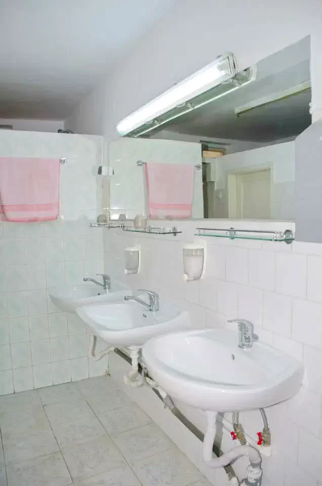 Nagyenyed Szállás | Motel (K0029-37) A kép szerzői jogvédelem alatt állhat. Javasolt a kapcsolatfelvétel a jog tulajdonossal.