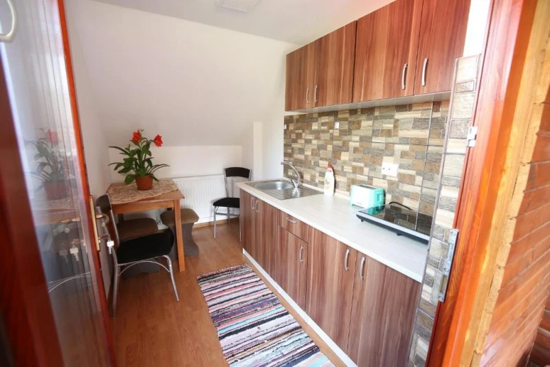 Sâncraiu Cazare | Motel (K1591-3) Imaginea poate fi supusă drepturilor de autor. Se recomandă contactarea titularului drepturilor.