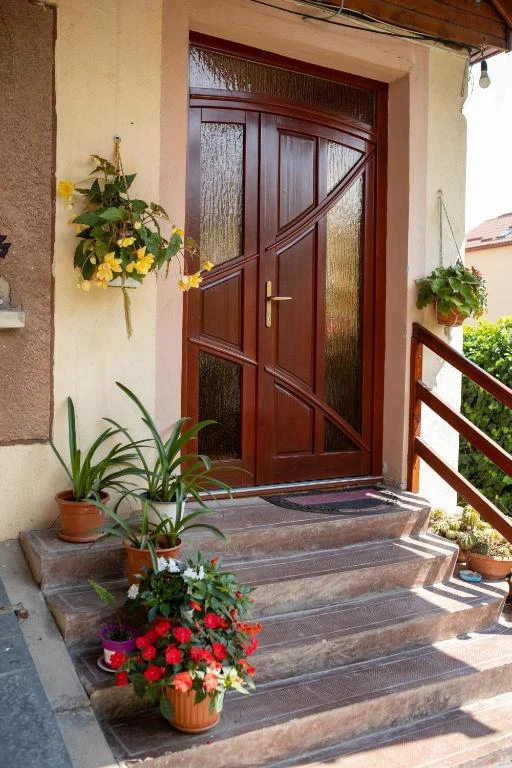 Sâncraiu Cazare | Motel (K1591-6) Imaginea poate fi supusă drepturilor de autor. Se recomandă contactarea titularului drepturilor.