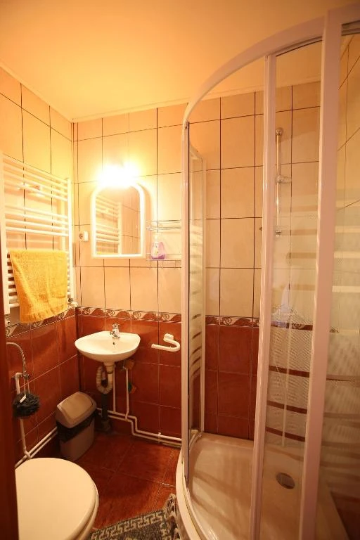 Sâncraiu Cazare | Motel (K1591-10) Imaginea poate fi supusă drepturilor de autor. Se recomandă contactarea titularului drepturilor.