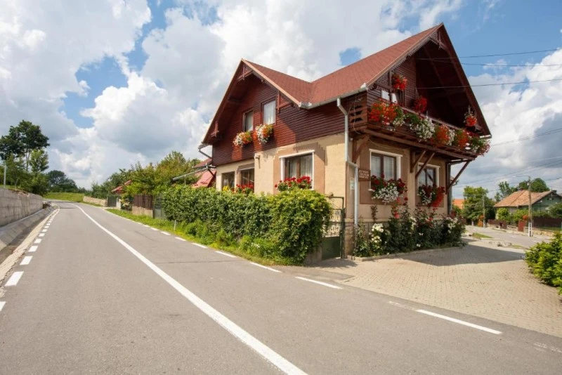 Sâncraiu Cazare | Motel (K1591-12) Imaginea poate fi supusă drepturilor de autor. Se recomandă contactarea titularului drepturilor.